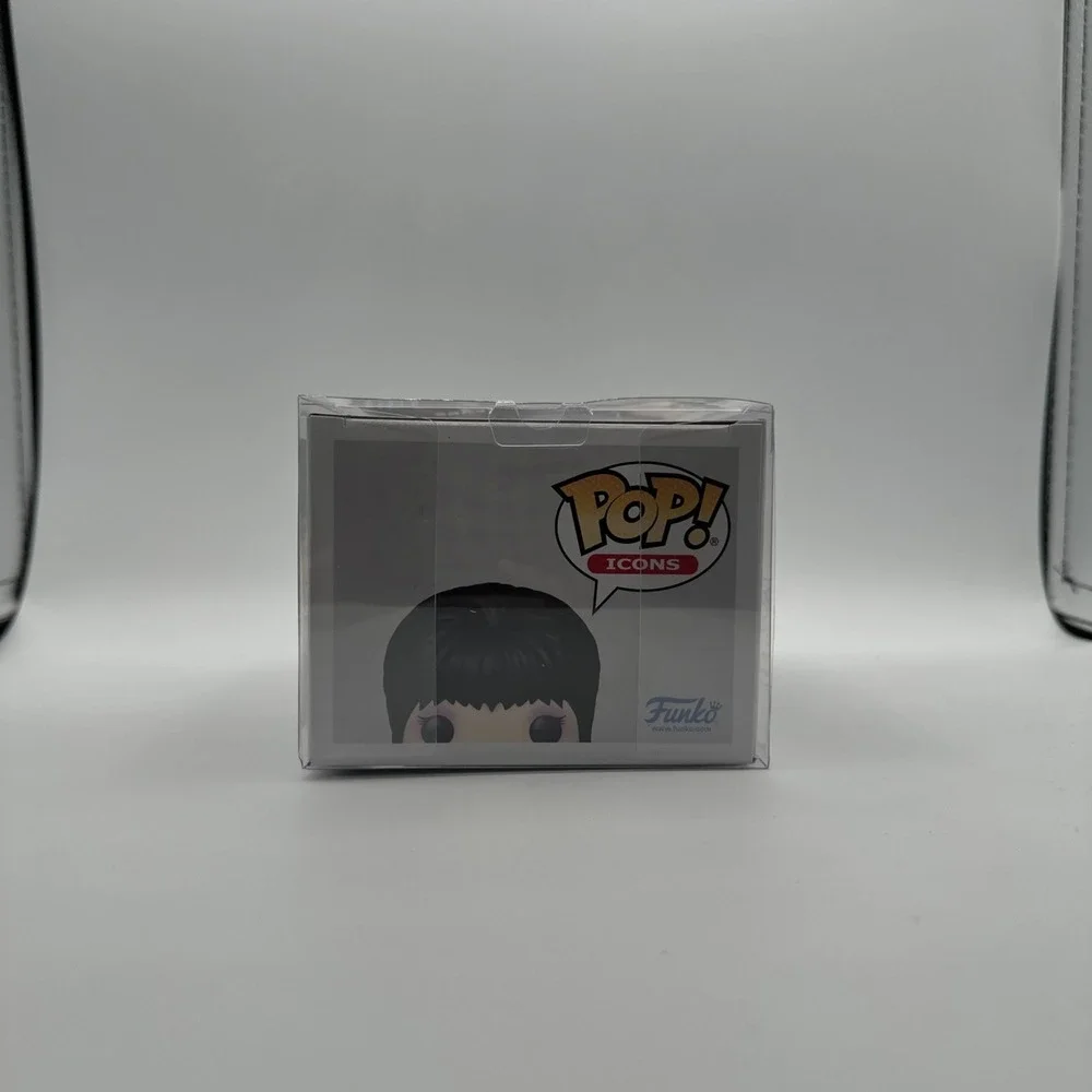 Funko Pop Icons Elvira #68 Diamond Collection 40th Anniversary New In Box